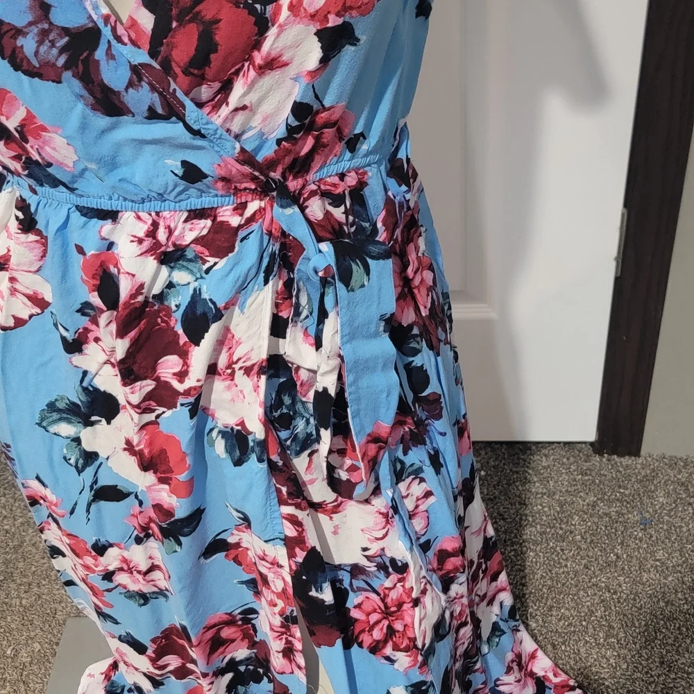 Floral Blue Wrap Dress - Picture 5 of 11